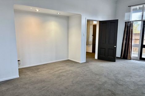 Photo of property in 19 Royal Crescent, Saint Kilda, Dunedin, 9012