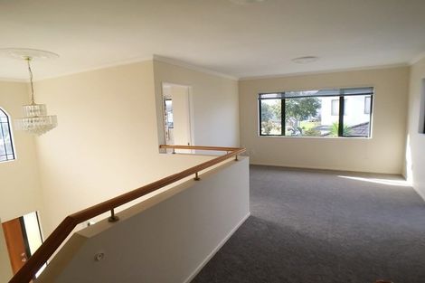 Photo of property in 32 Riverstone Road, Te Atatu Peninsula, Auckland, 0610