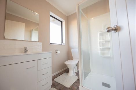 Photo of property in 4 Nevada Way, Kelvin Grove, Palmerston North, 4414
