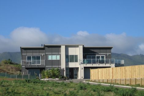 Photo of property in 5 Pharazyn Avenue, Waikanae Beach, Waikanae, 5036