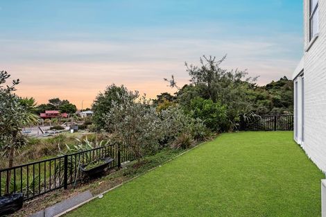 Photo of property in 4 Matairangi Avenue, Totara Heights, Auckland, 2105