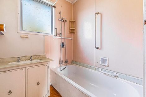 Photo of property in 19 Doone Place, Massey, Auckland, 0614