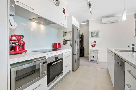 Photo of property in 39 Landmark Terrace, Orewa, 0931