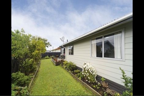 Photo of property in 35 Peter Hall Drive, Kelvin Grove, Palmerston North, 4414