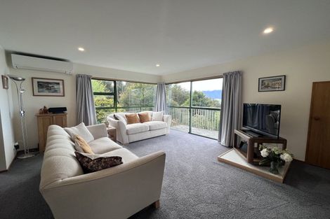 Photo of property in 117a Wynyard Crescent, Fernhill, Queenstown, 9300