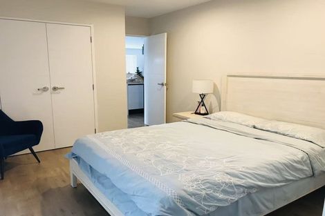 Photo of property in 499b East Coast Road, Murrays Bay, Auckland, 0630