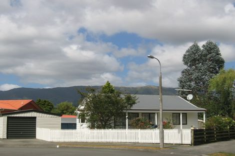 Photo of property in 9 Tulsa Grove, Totara Park, Upper Hutt, 5018