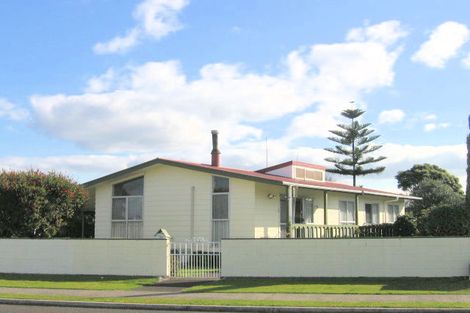 Photo of property in 35 Eversham Road, Mount Maunganui, 3116