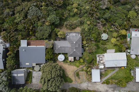 Photo of property in 29 Rayner Road, Piha, New Lynn, 0772