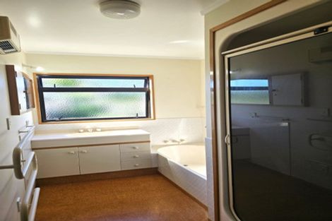 Photo of property in 58 Welcome Bay Road, Welcome Bay, Tauranga, 3112