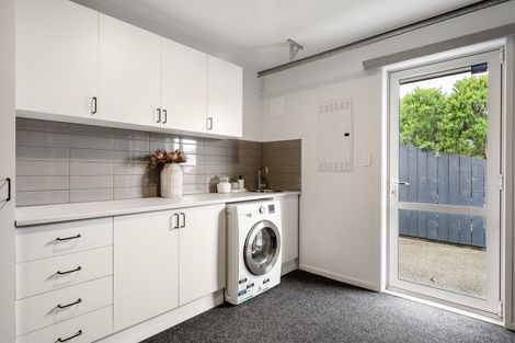 Photo of property in 17 Rainey Crescent, Papamoa Beach, Papamoa, 3118