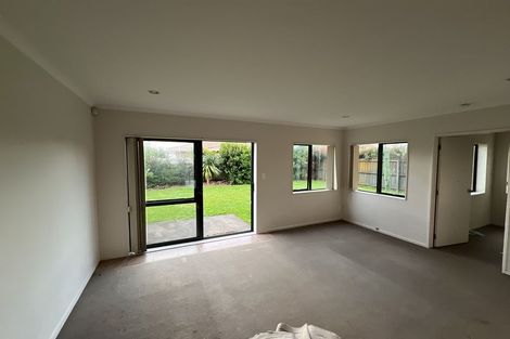 Photo of property in 77 Naylors Drive, Mangere, Auckland, 2022