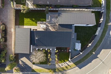 Photo of property in 19 Dunbarton Street, Redwood, Christchurch, 8051
