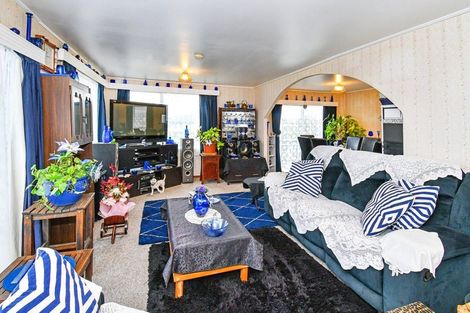 Photo of property in 13 Lipton Grove, Opaheke, Papakura, 2113