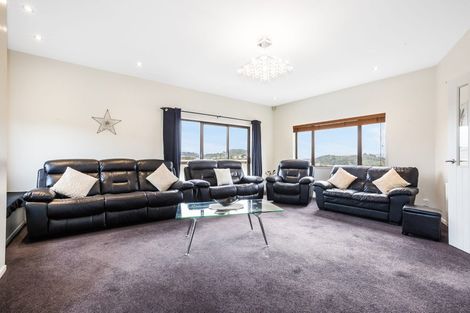 Photo of property in 4 Helm Place, Whitby, Porirua, 5024