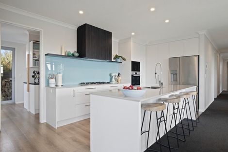 Photo of property in 120 Lisle Farm Drive, Pukekohe, 2120