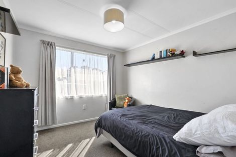 Photo of property in 4 Ward Place, Marfell, New Plymouth, 4310