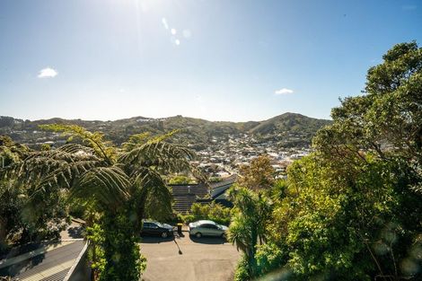 Photo of property in 11 Selkirk Way, Karori, Wellington, 6012