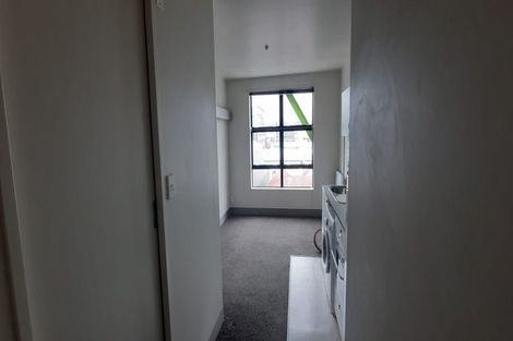 Photo of property in Urbane Apartments, 15/29 Webb Street, Mount Cook, Wellington, 6011