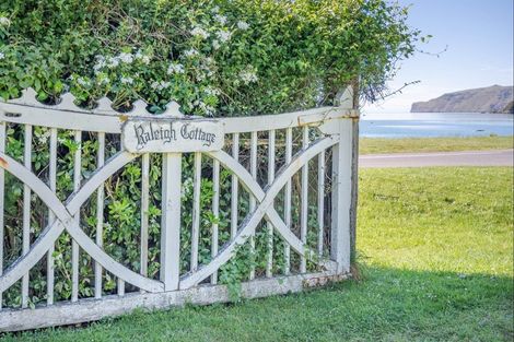 Photo of property in 4 Cemetery Road, Wainui, French Farm, 7582
