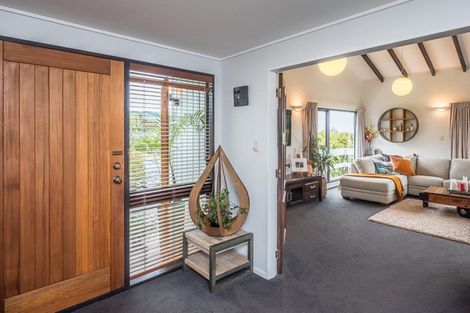 Photo of property in 8 Kea Street, Waikanae, 5036