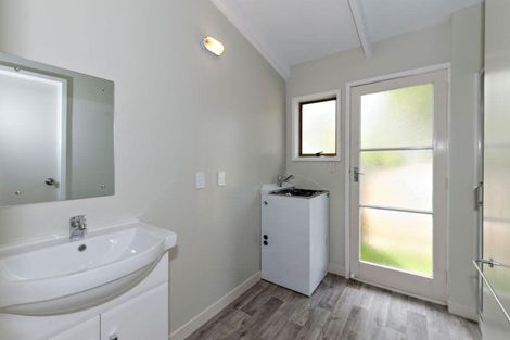 Photo of property in 3a Hikurangi Street, Te Atatu Peninsula, Auckland, 0610