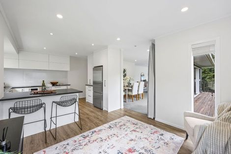 Photo of property in 16 Andrea Place, Sunnyhills, Auckland, 2010