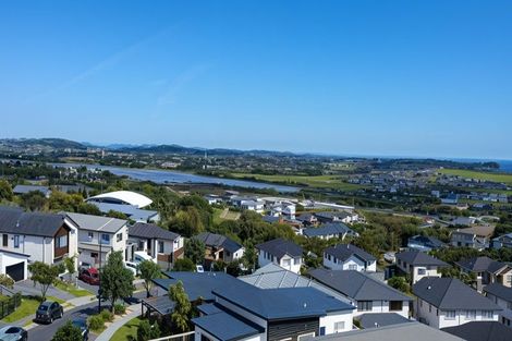 Photo of property in 48 Ascension Crescent, Orewa, 0931