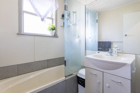 Photo of property in 18 Waitahanui Avenue, Taupo, 3330
