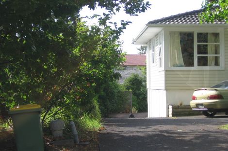 Photo of property in 1/7 Normanton Street, Glenfield, Auckland, 0629