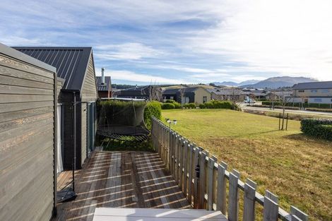 Photo of property in 52 Obelisk Street, Wanaka, 9305