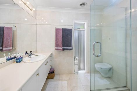 Photo of property in 4 Mellons Bay Road, Howick, Auckland, 2014