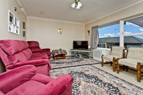 Photo of property in 2/13 Liston Street, Northcote, Auckland, 0627