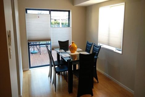 Photo of property in 28 Macnean Drive, East Tamaki Heights, Auckland, 2016