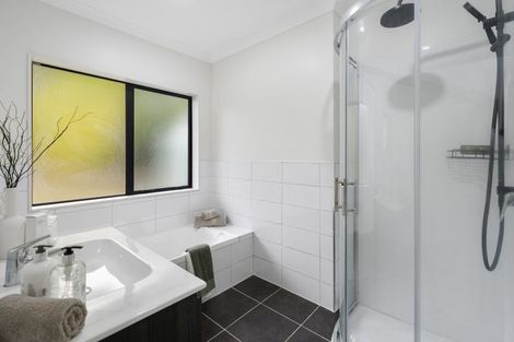 Photo of property in 16 Pukematawai Lane, Levin, 5571