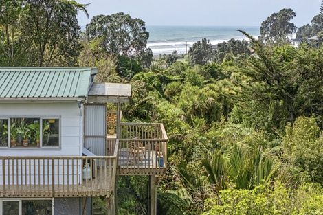 Photo of property in 15 Linda Street, Oakura, 4314