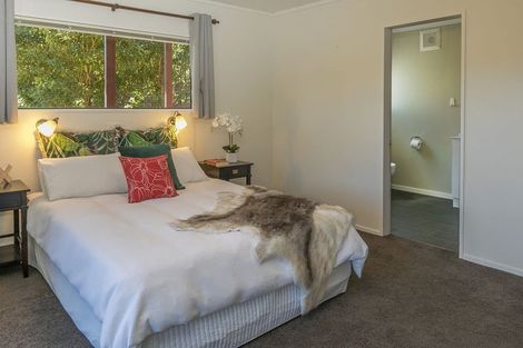 Photo of property in 42 Sailmaker Close, Whitby, Porirua, 5024