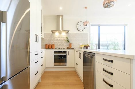 Photo of property in 10b Kotuku Street, Te Atatu Peninsula, Auckland, 0610