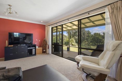 Photo of property in 35 Links View Drive, Omokoroa, 3114