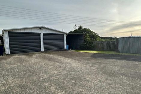 Photo of property in 306 South Road, Omata, New Plymouth, 4374