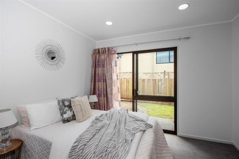 Photo of property in 6 Glucina Avenue, West Harbour, Auckland, 0618