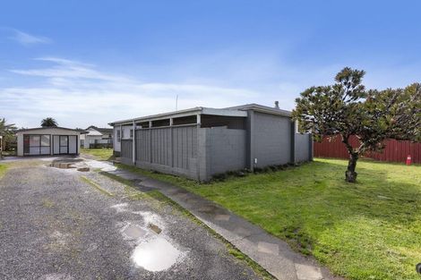 Photo of property in 32 Idlewild Avenue, Mangere, Auckland, 2022