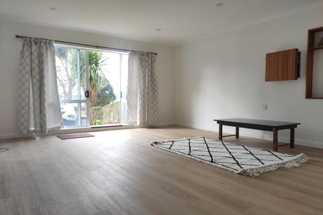 Photo of property in 129 Kia Ora Road, Beach Haven, Auckland, 0626