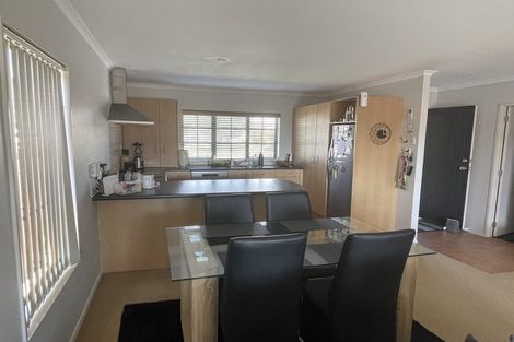 Photo of property in 28 Espalier Drive, Henderson, Auckland, 0612