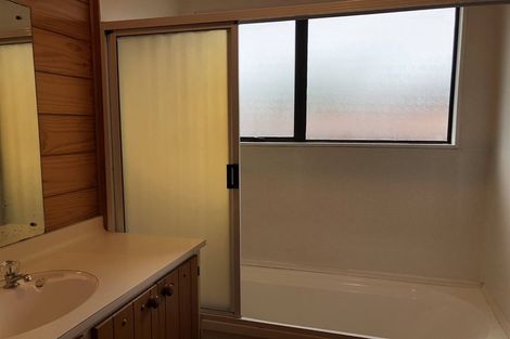 Photo of property in 158 View Road, Sunnyvale, Auckland, 0612