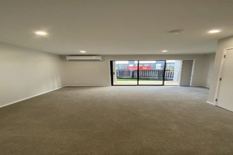 Photo of property in 2 Mikoikoi Crescent, Mangere Bridge, Auckland, 2022