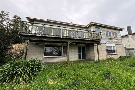 Photo of property in 11 South Road, Moturoa, New Plymouth, 4310