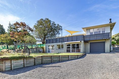 Photo of property in 6 Muhunoa West Road, Ohau, Levin, 5570