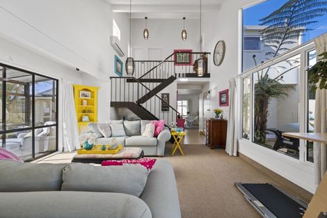 Photo of property in 3 Moana Place, Taradale, Napier, 4112