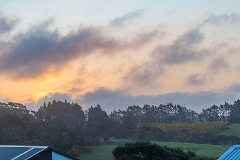 Photo of property in 27 Morus Road, Massey, Auckland, 0614